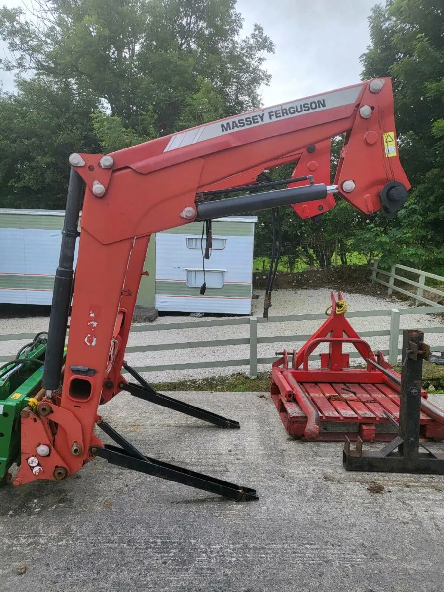 Massey Ferguson Front Loader - Image 2