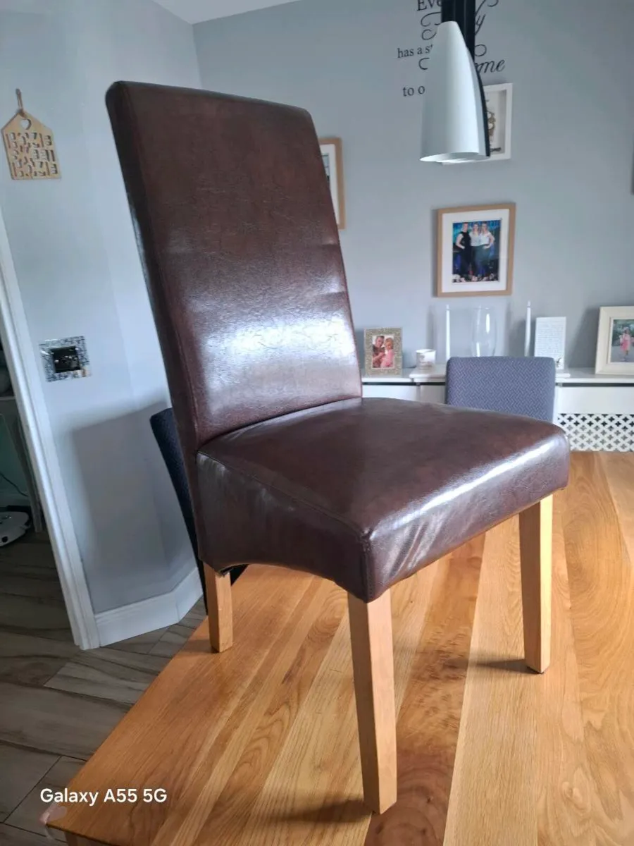 Table and 6 chairs - Image 3