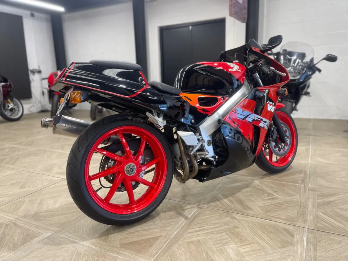 Honda VFR400 NC30 1994 - Image 3