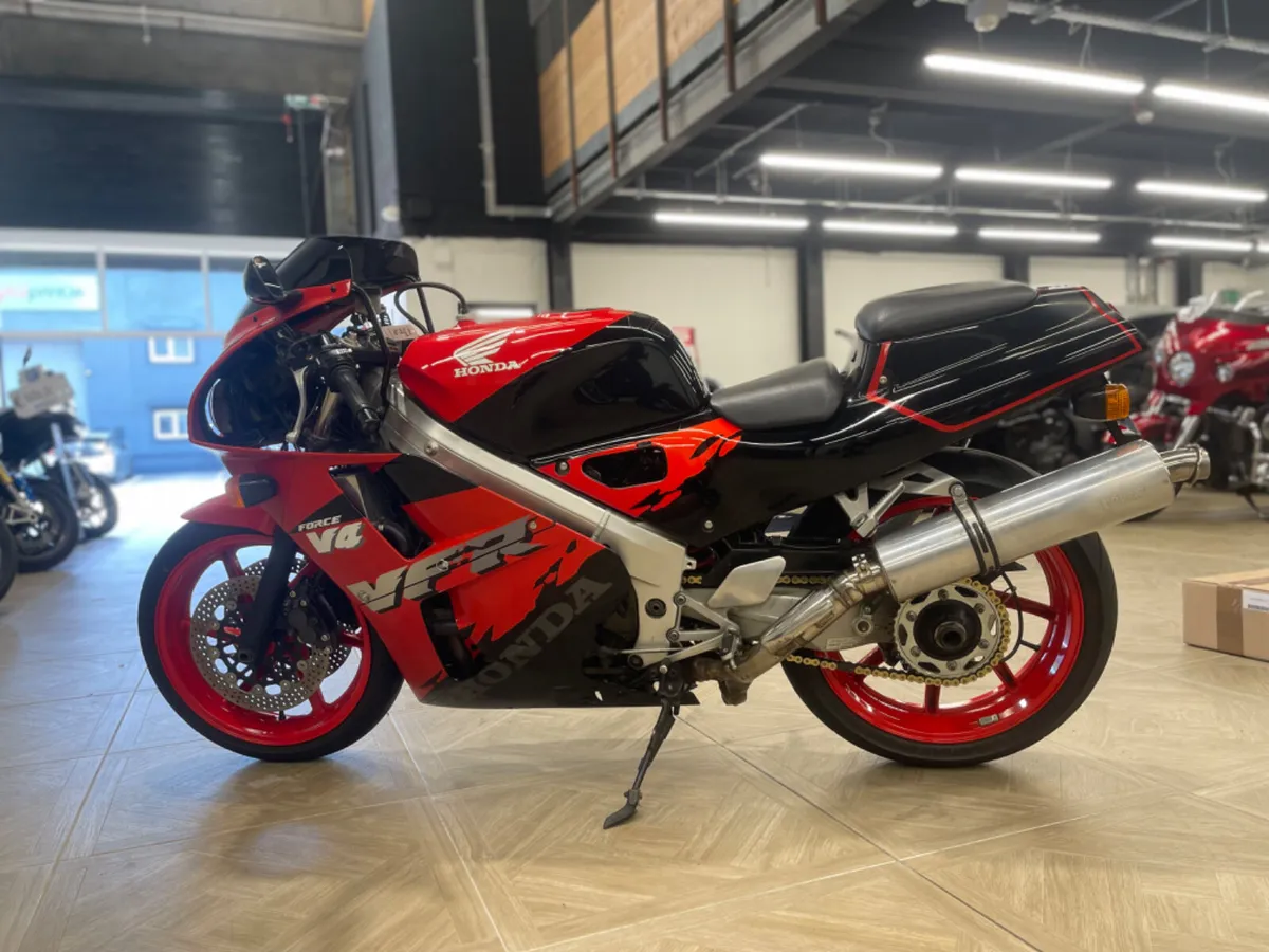 Honda VFR400 NC30 1994 - Image 4