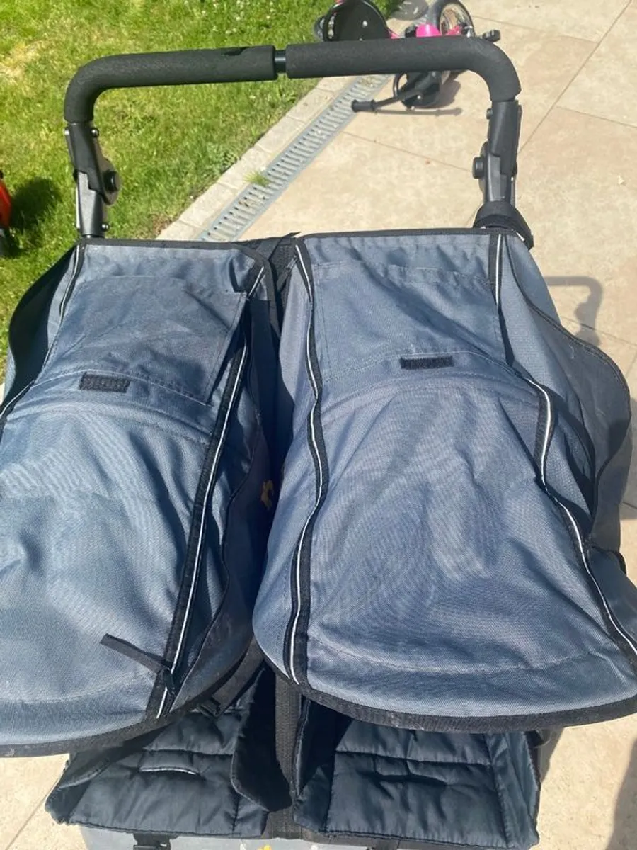 Out n about double buggy - Image 4