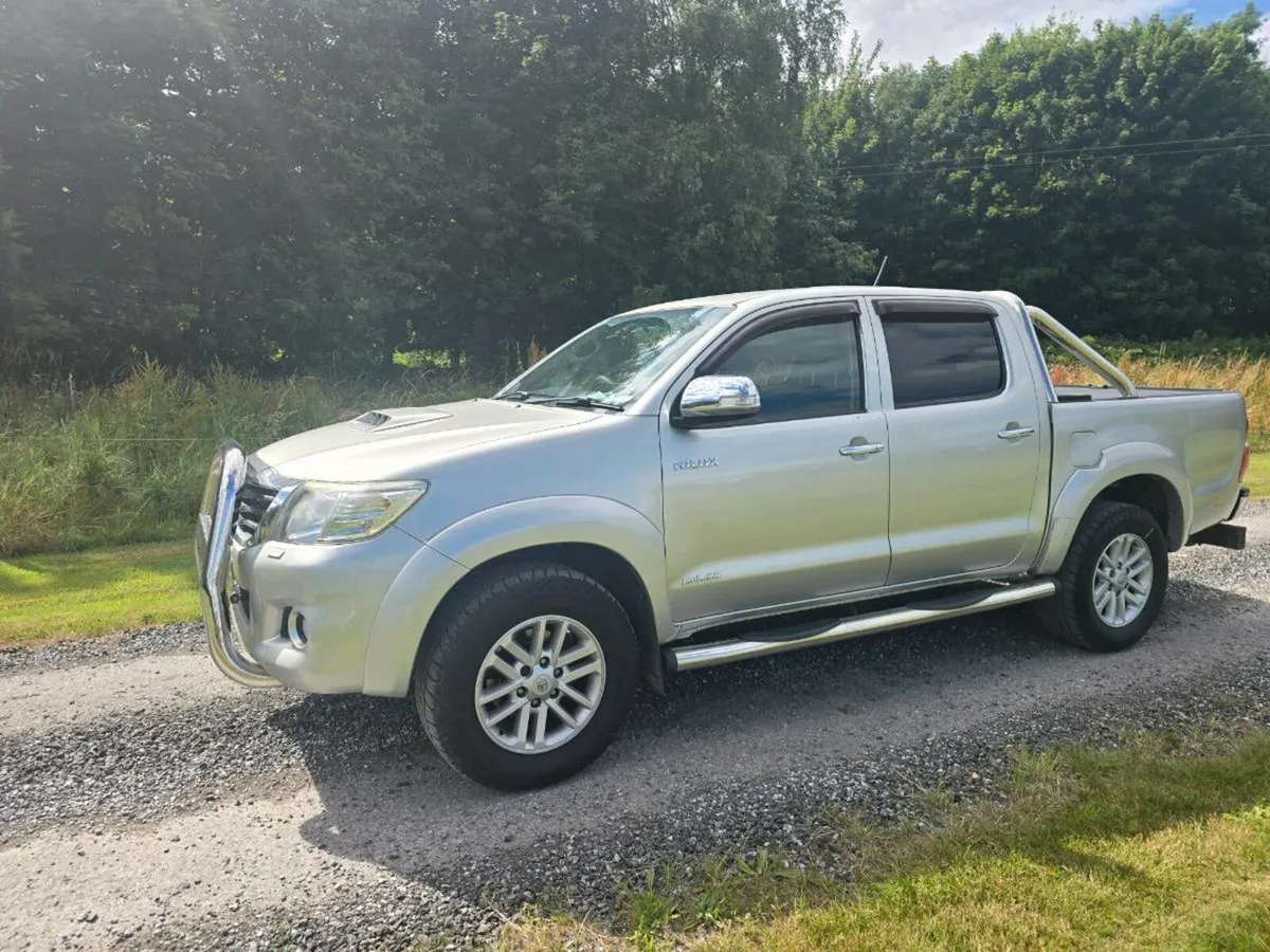 Toyota Hilux 3.0D4D Invincible - Image 1