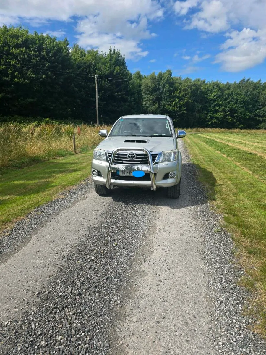 Toyota Hilux 3.0D4D Invincible - Image 2