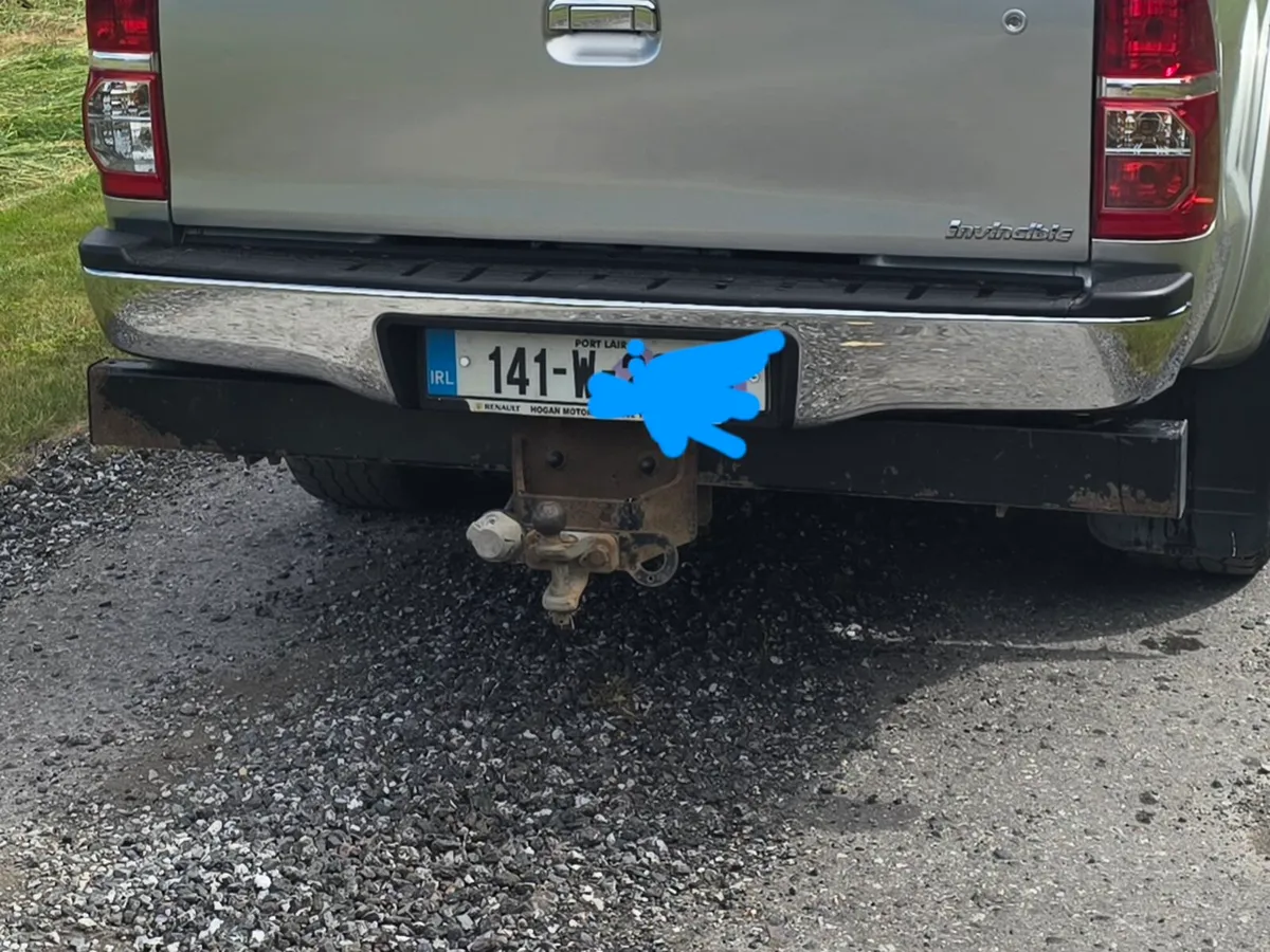 Toyota Hilux 3.0D4D Invincible - Image 4
