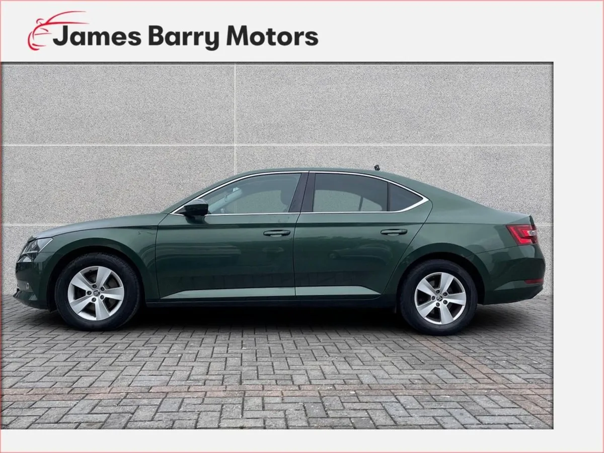 Skoda Superb 2.0 TDI 150bhp Ambition - Image 3
