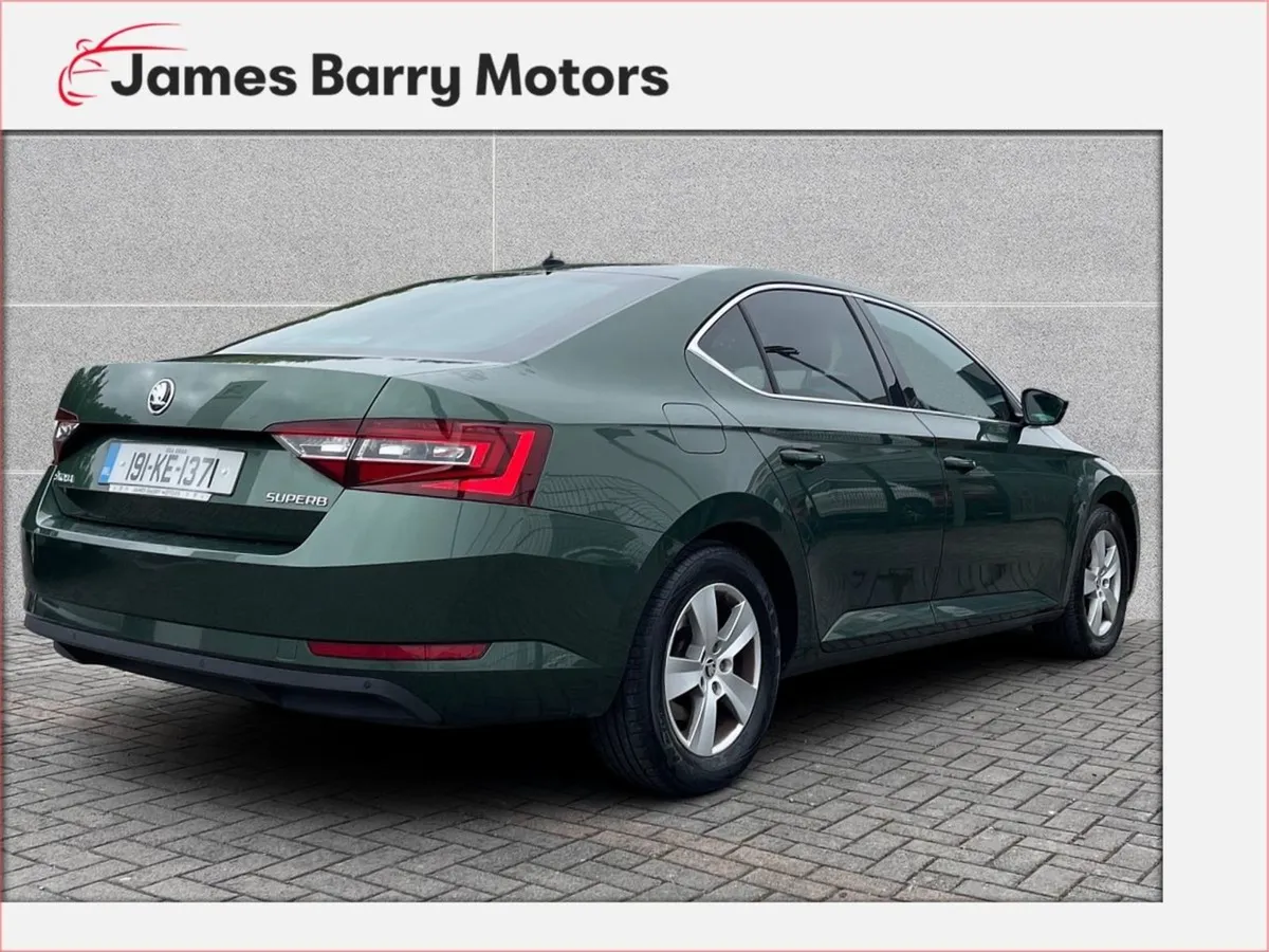 Skoda Superb 2.0 TDI 150bhp Ambition - Image 4