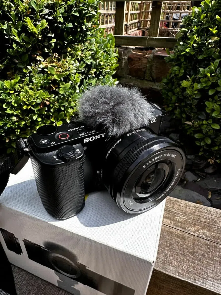 Sony Alpha ZV-E10 APS-C Mirrorless Vlog Camera - Image 2