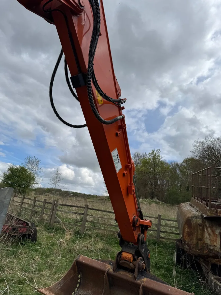 Hitachi 130-7 - Image 3