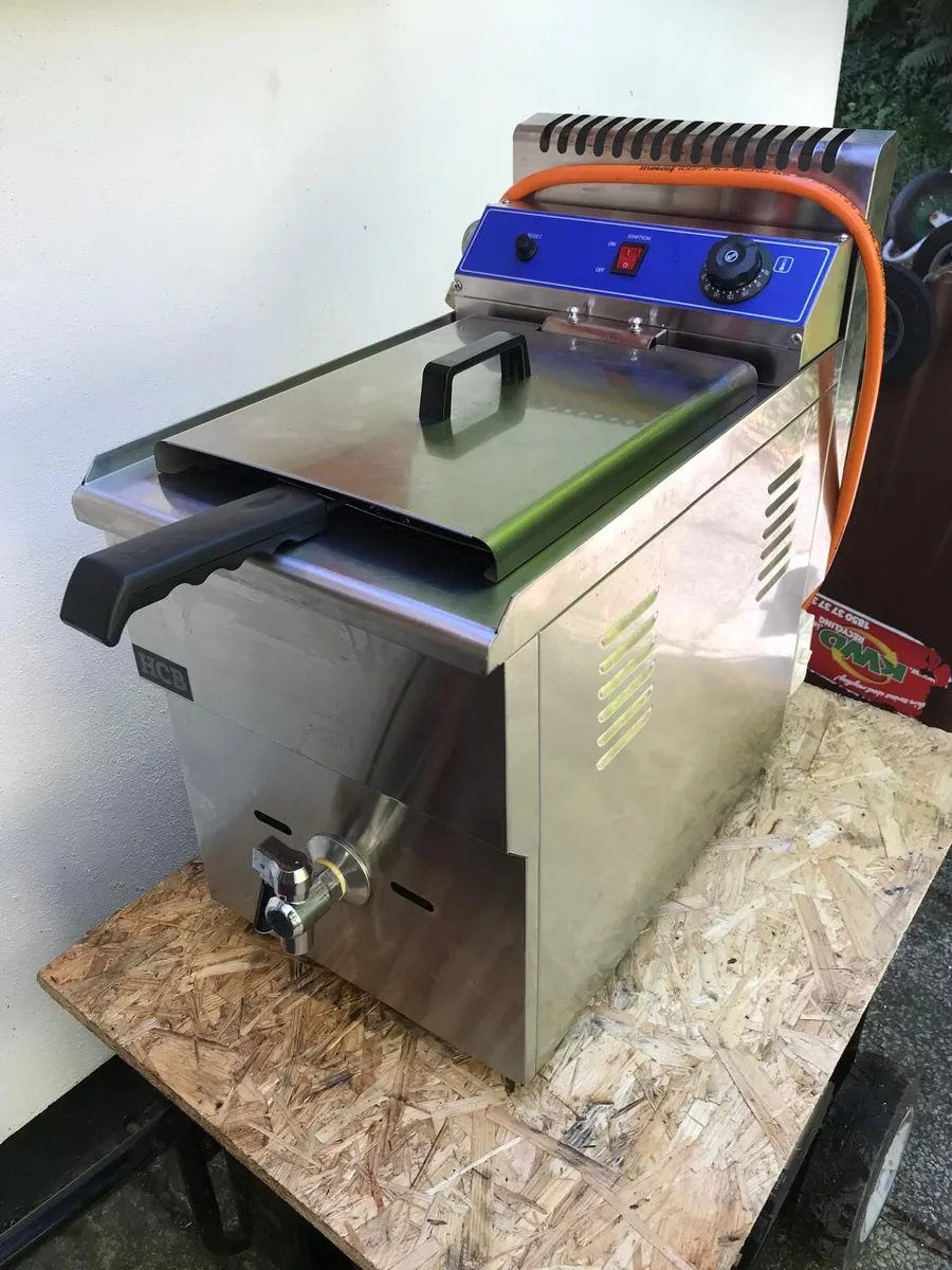 Commercial gas fryer 5KW - Image 1