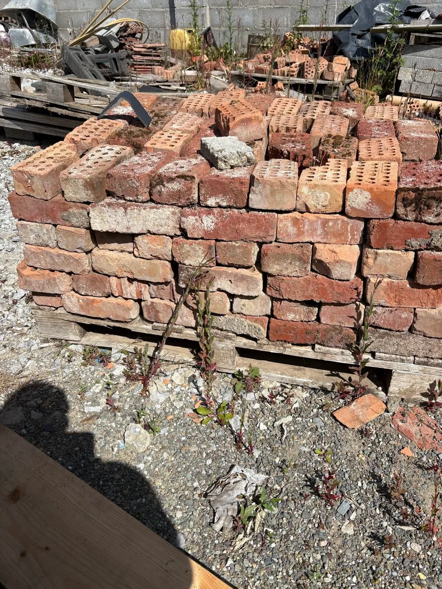 Brick , tiles , slate - Image 2