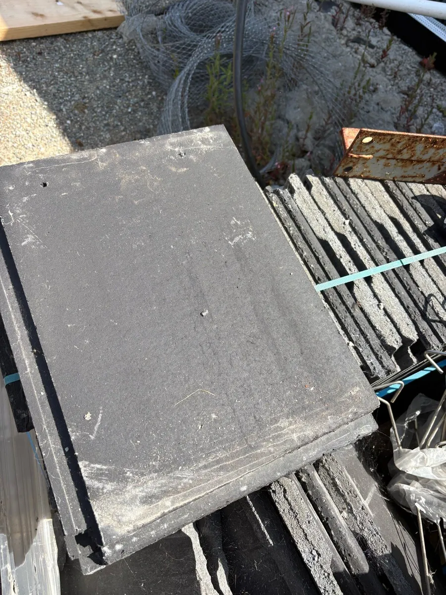 Brick , tiles , slate - Image 4