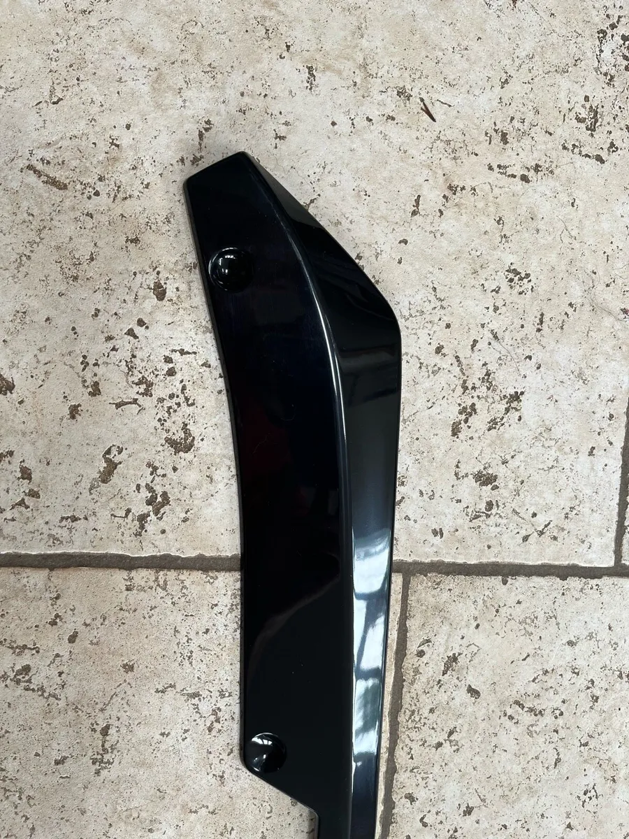 Passat Rear spats/side skirts - Image 4