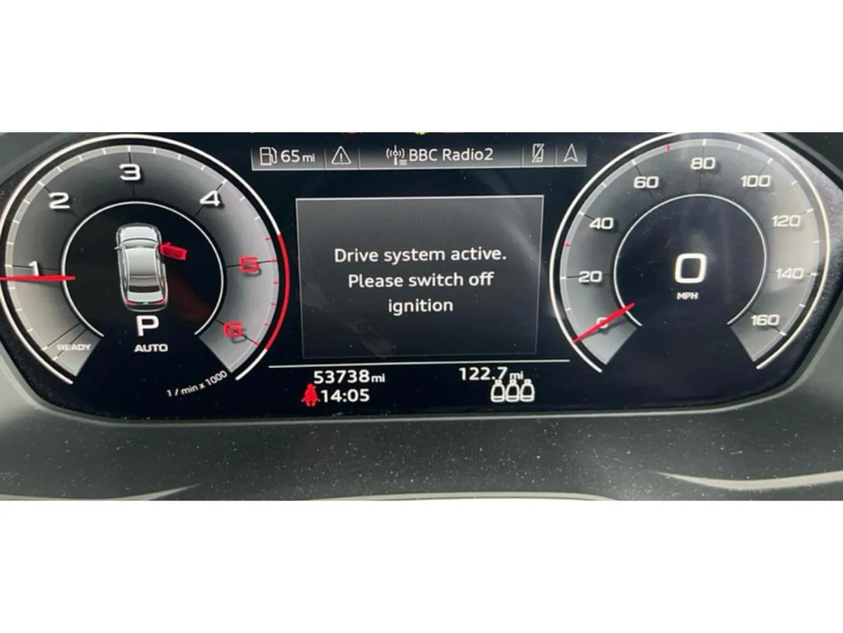 Audi A4 TECHNIK 35 TDI MHEV S- - Image 4