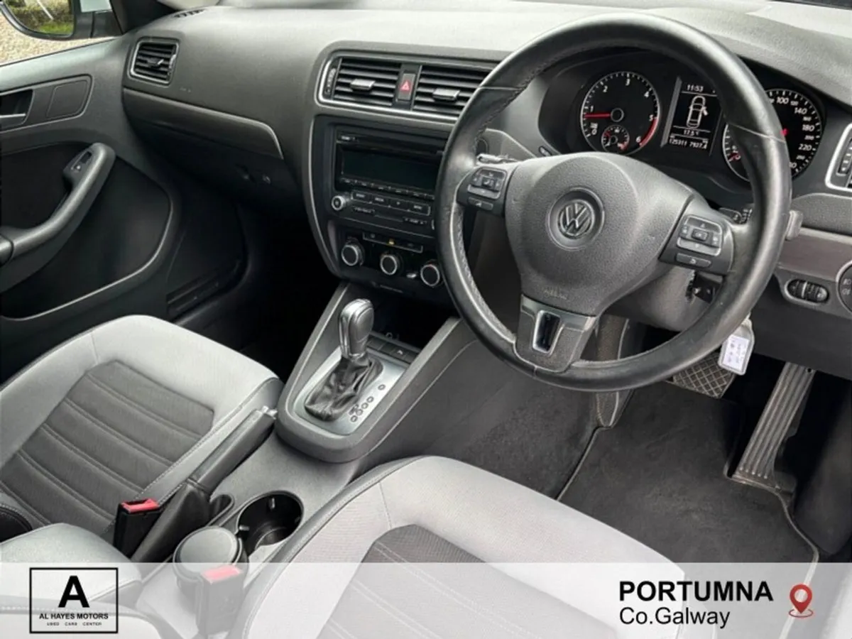 Volkswagen Jetta Automatic Highline 1.6 TDI - Image 2