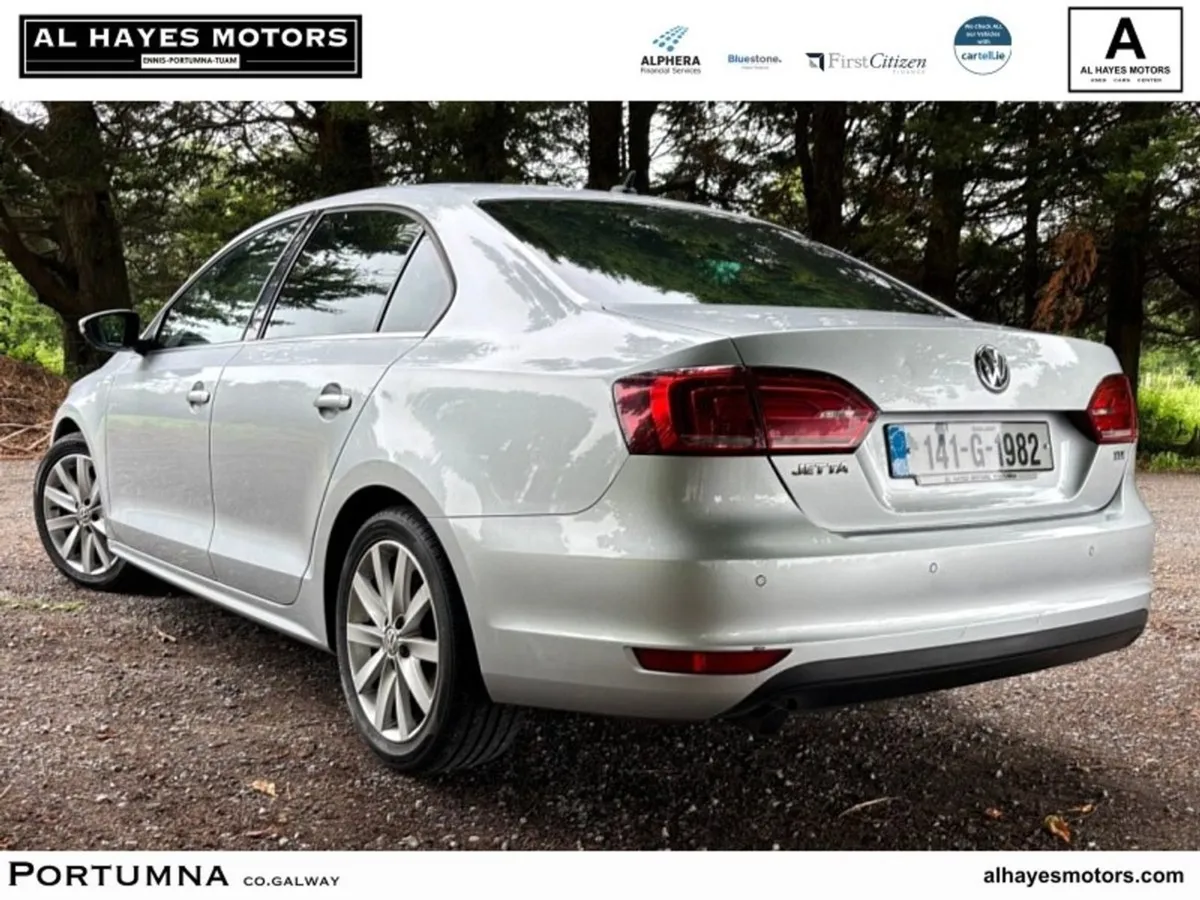 Volkswagen Jetta Automatic Highline 1.6 TDI - Image 3