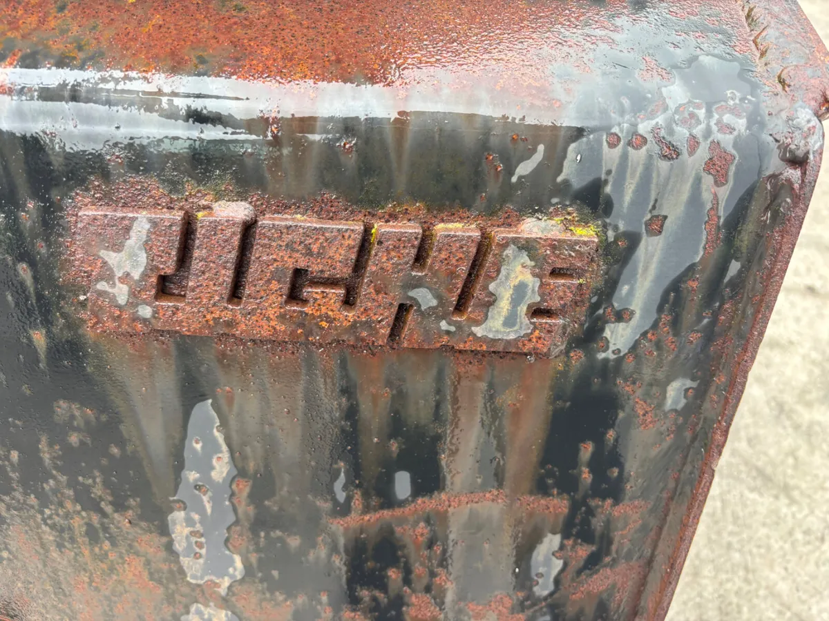 Pin & cone Tighe Bucket - Image 4