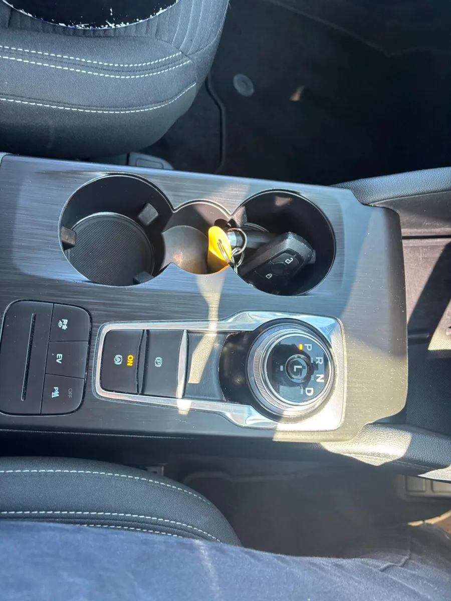 Ford Kuga 2020 NEW  MODEL  PLUG IN HYBRID  AUTO - Image 4