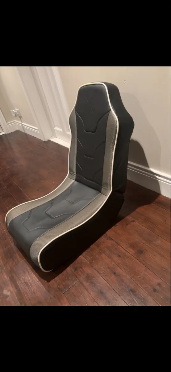 X Rocket Gaming chair - Image 1