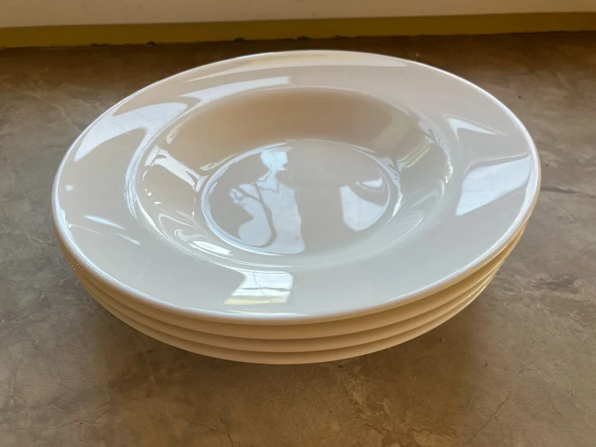 4 Dolmio pasta dishes serving bowls - Image 1