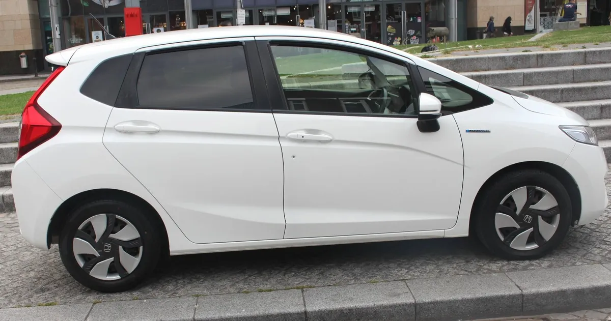 Honda Fit 2014 - Image 2