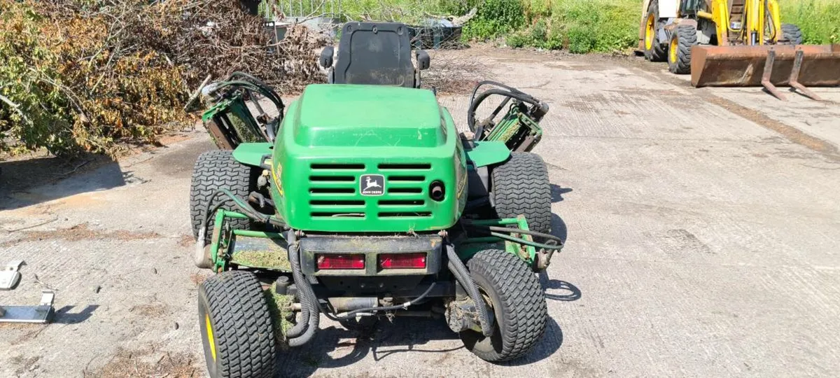 john deere 3235b ride on fairways mower - Image 2
