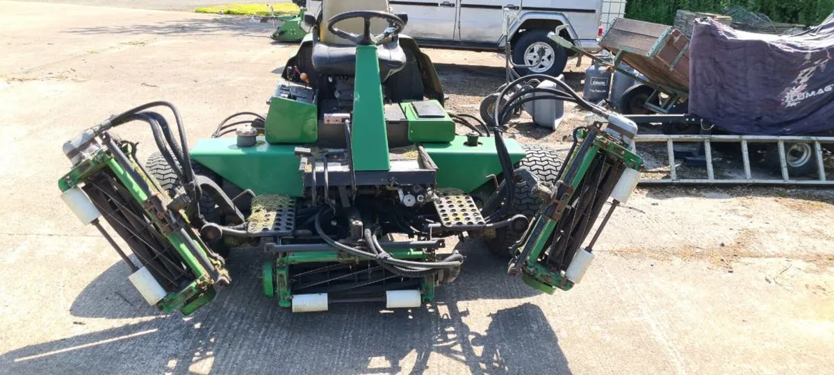 john deere 3235b ride on fairways mower - Image 3