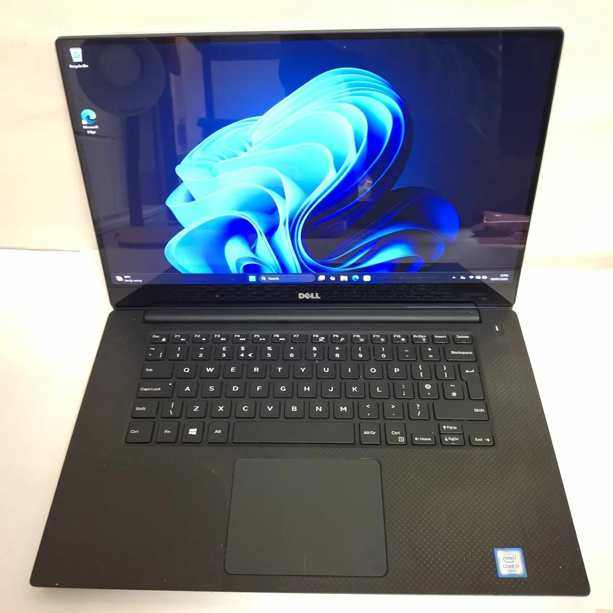 Dell XPS 15 9550 | i7-6700HQ | 16GB RAM Laptop - Image 3