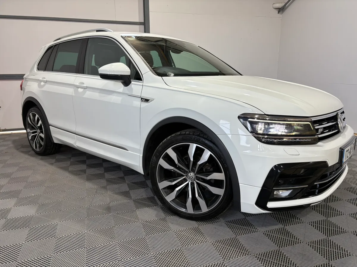 17 Volkswagen Tiguan R-Line DSG 4Motion - Image 2