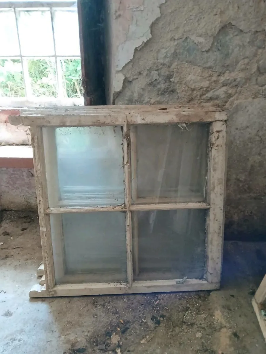 VINTAGE TIMBER SASH WINDOWS - Image 2