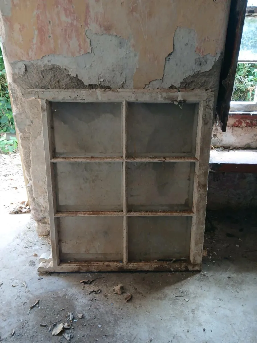 VINTAGE TIMBER SASH WINDOWS - Image 3