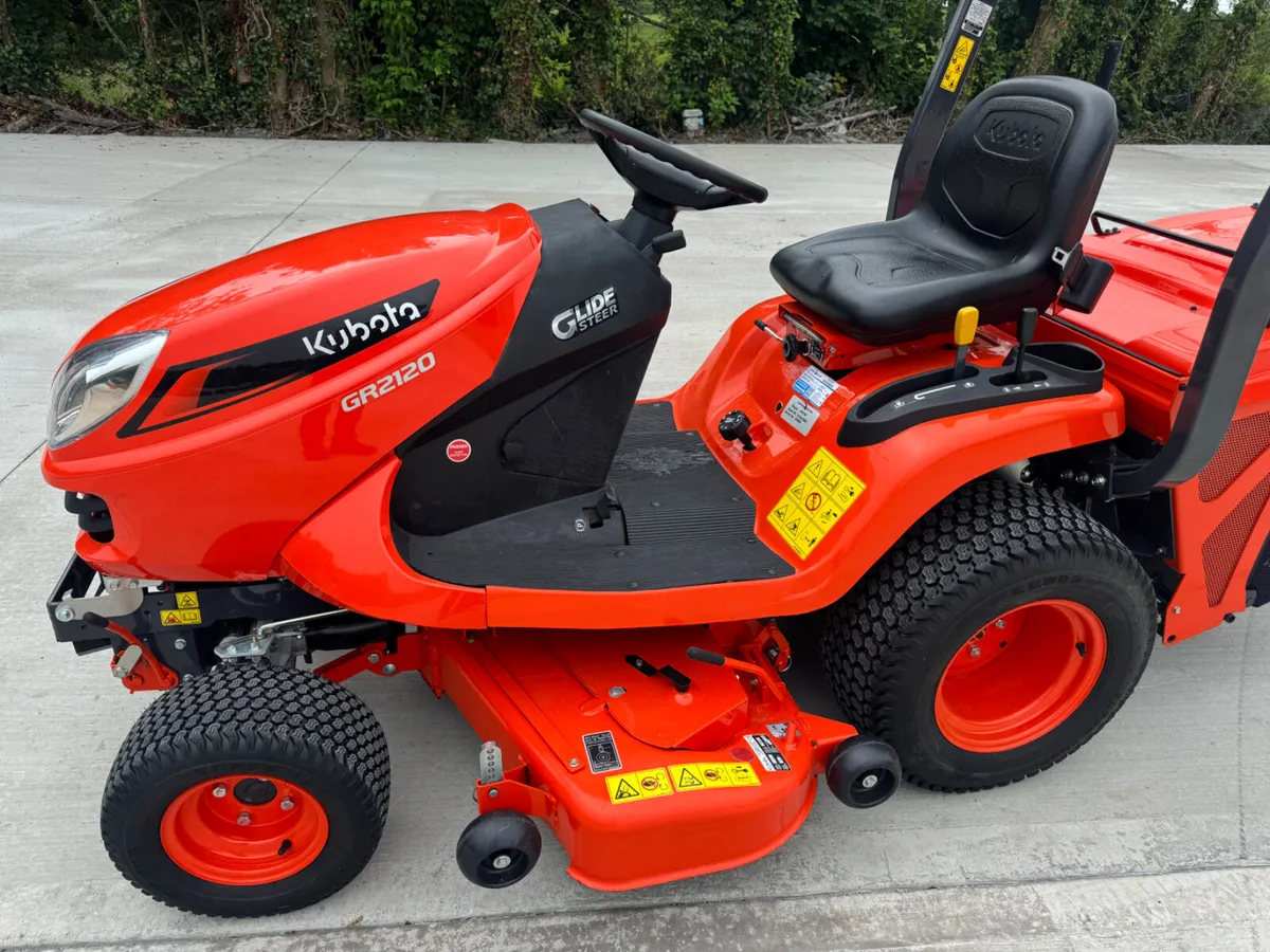 2022/23 Kubota GR2120 4wd 30hrs lawn mower - Image 3
