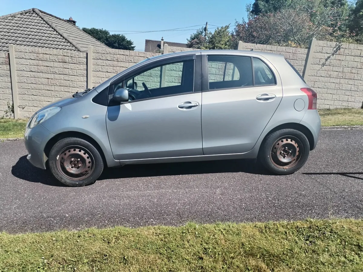Toyota Yaris 2009 - Image 4