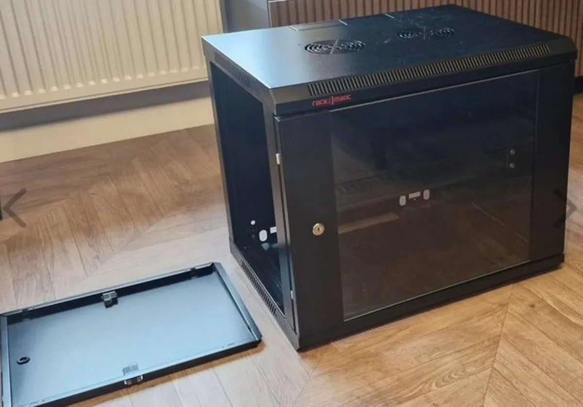Server rack cabinet 19 inch 600x450x500mm + Shelf - Image 1