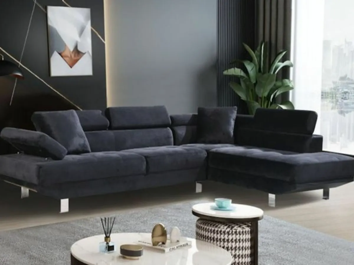 🛋 Modern 262cm Corner Chaise Sofa –Black Velvet - Image 1