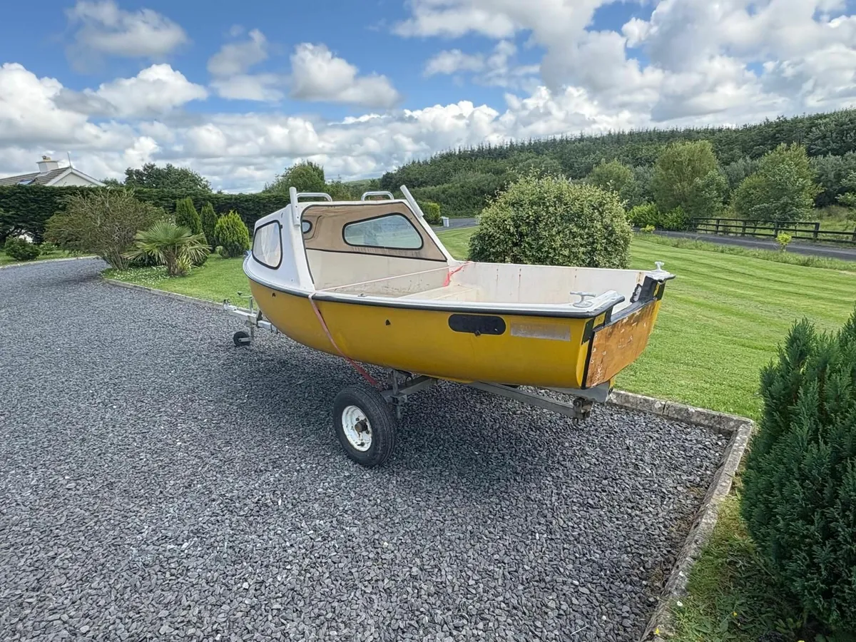 Boat with engine & trailer - Image 2