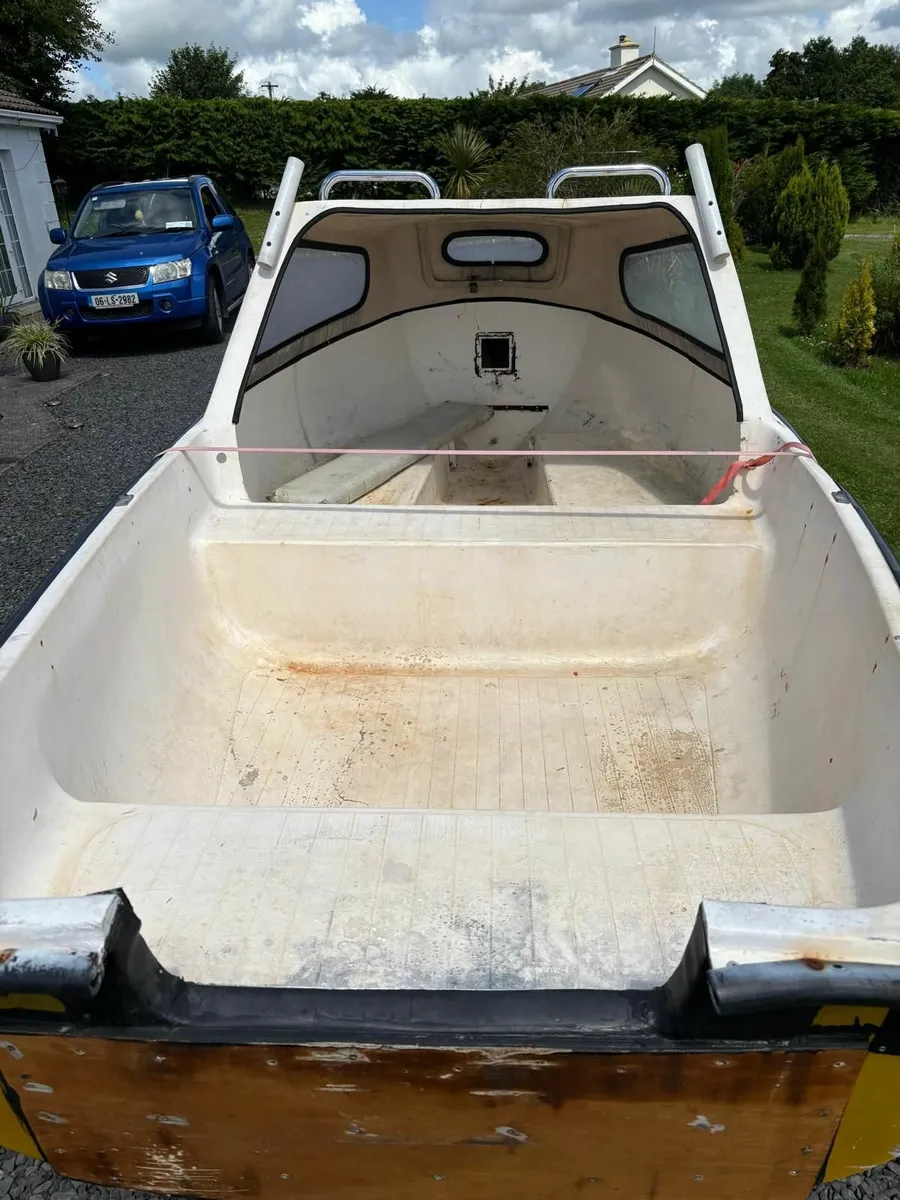 Boat with & trailer - Image 4