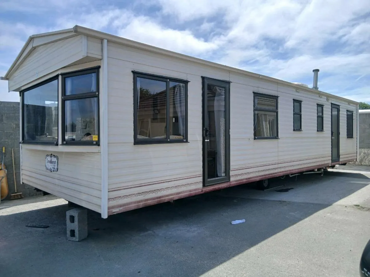Sandhurst mobile home 3 bedroom - Image 1