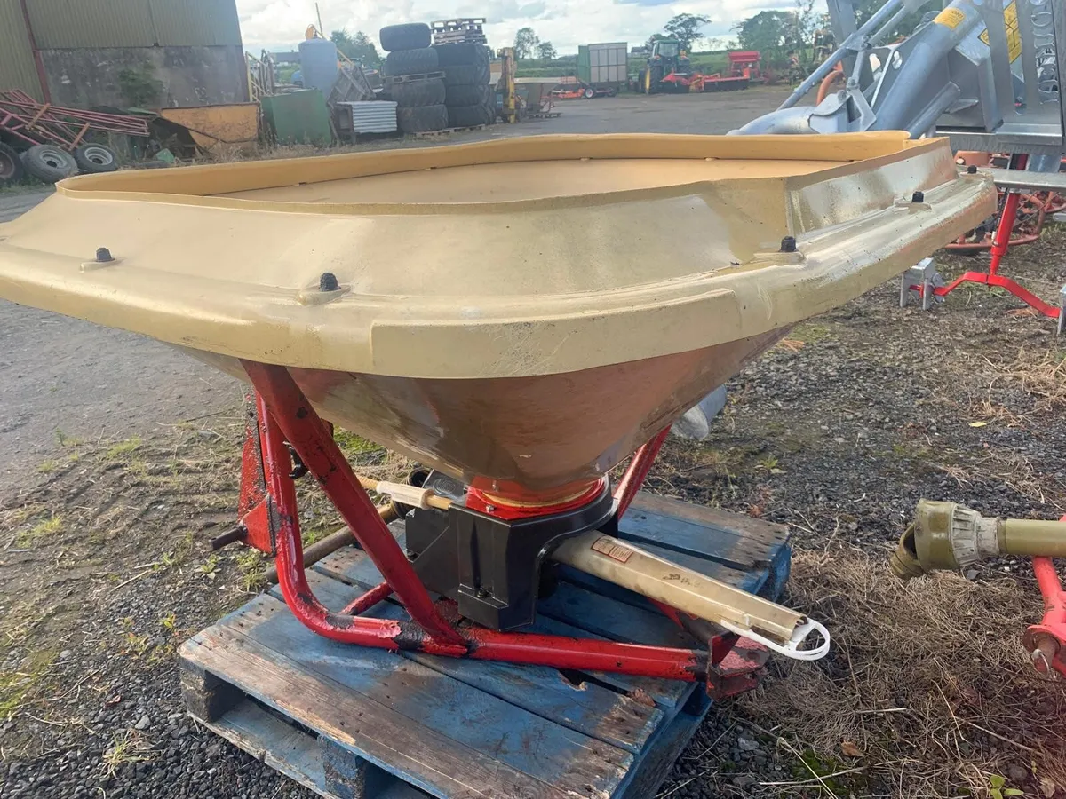 VICON 602 FERTILISER SOWER - Image 3
