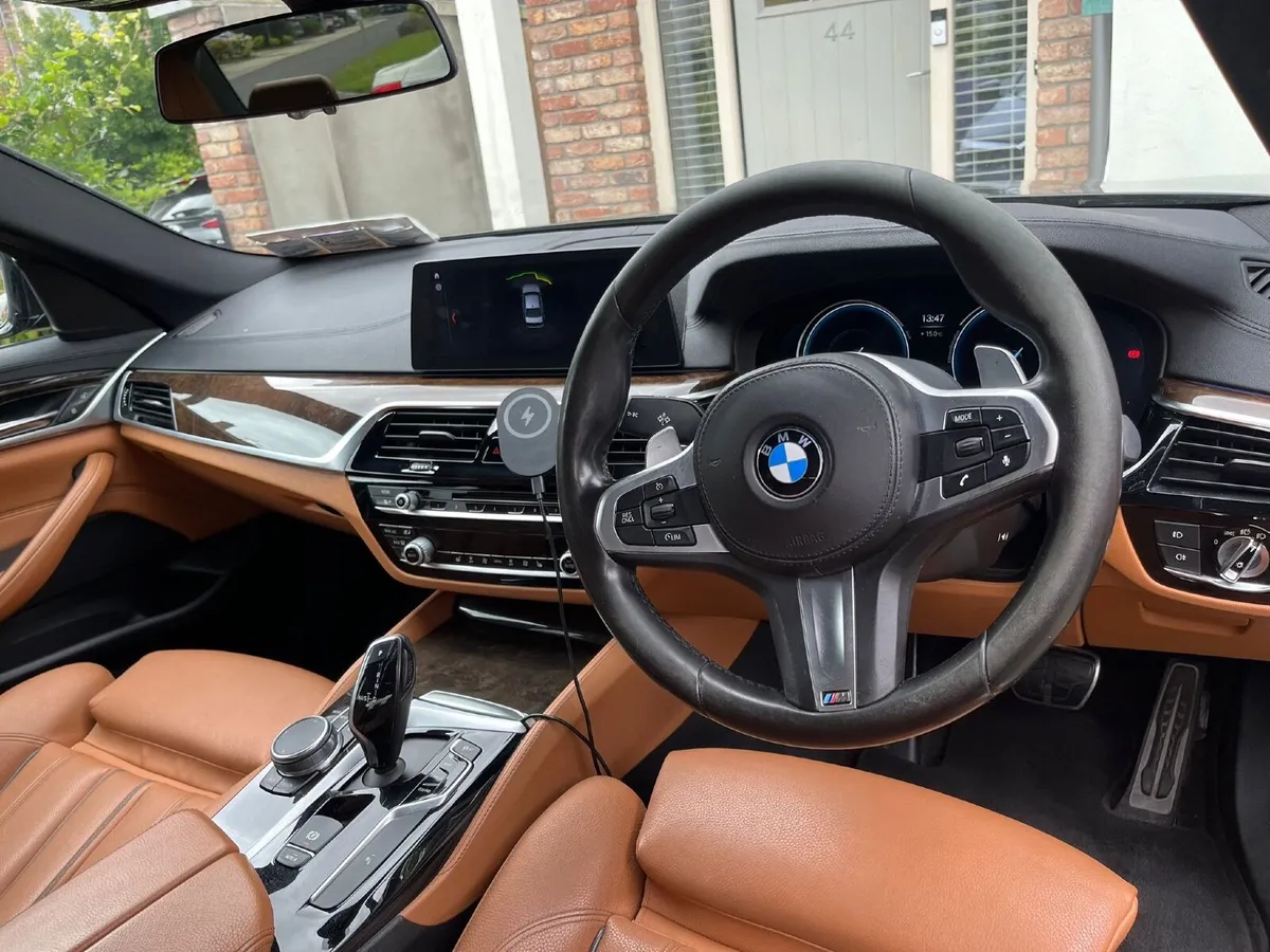 BMW 5-Series 2017 - Image 2