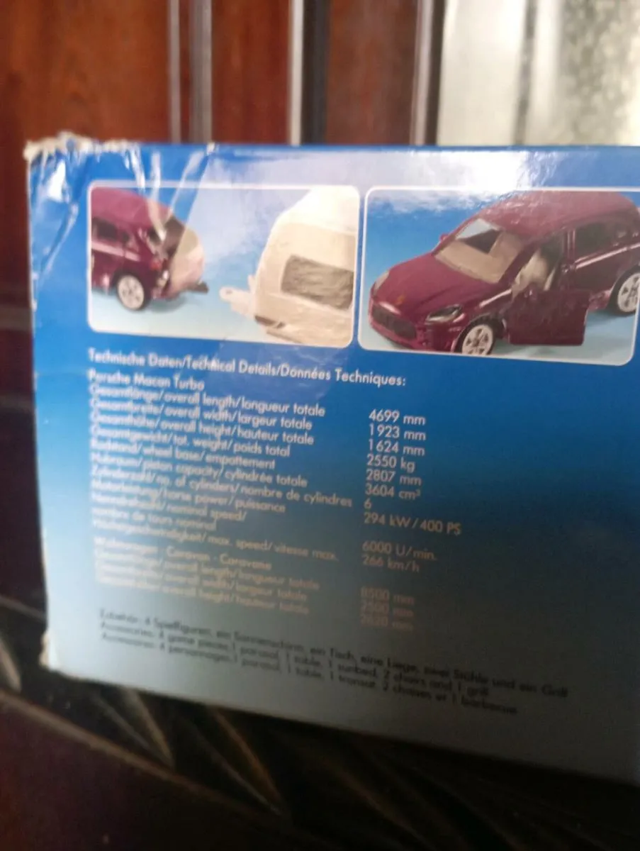 PKW MIT WOHNWAGEN CAR WITH CARAVAN & FIGURES - Image 4
