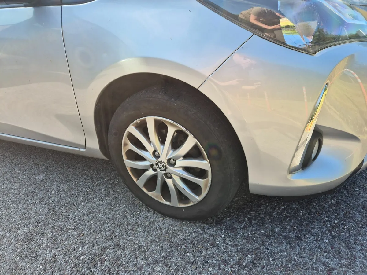 Toyota Yaris 2017 - Image 4