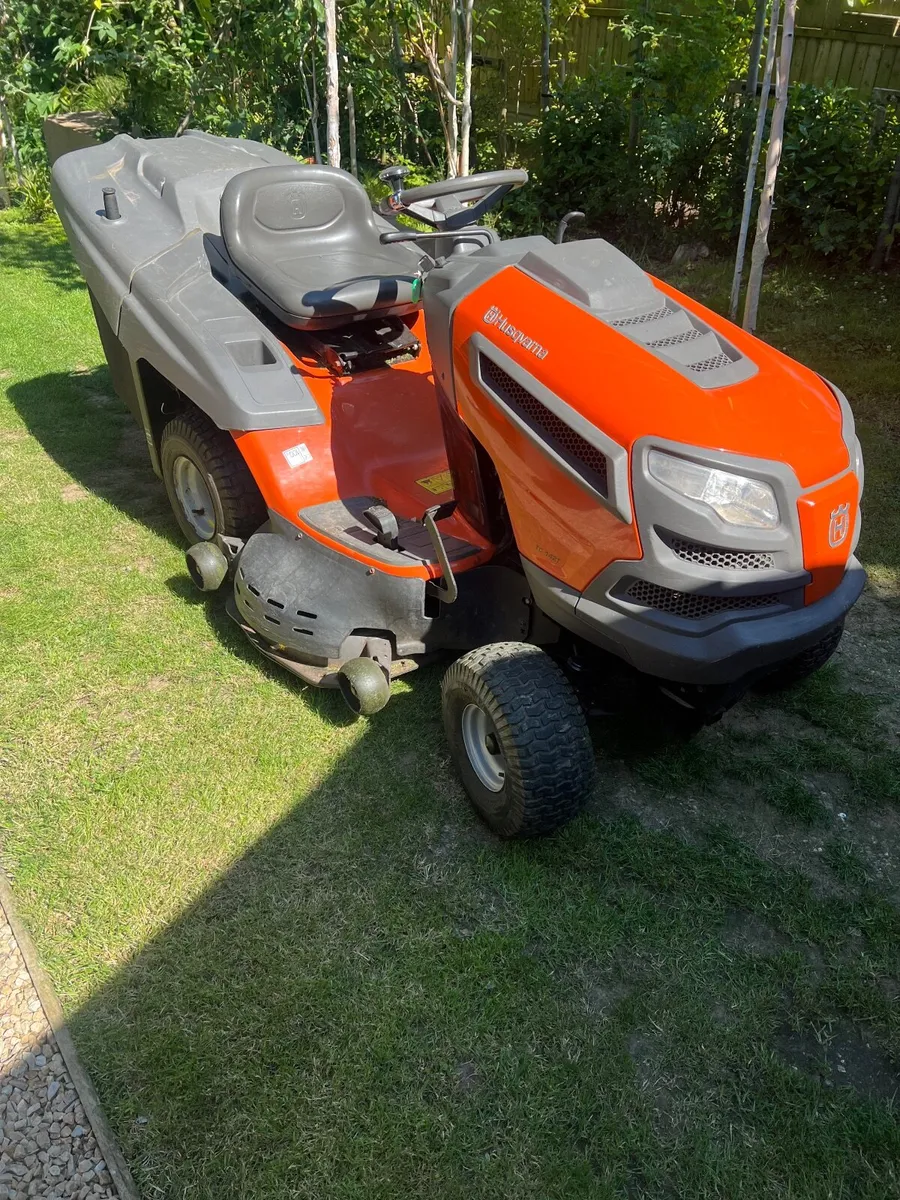 Husqvarna Ride On Lawnmower 42” deck with trailer - Image 1