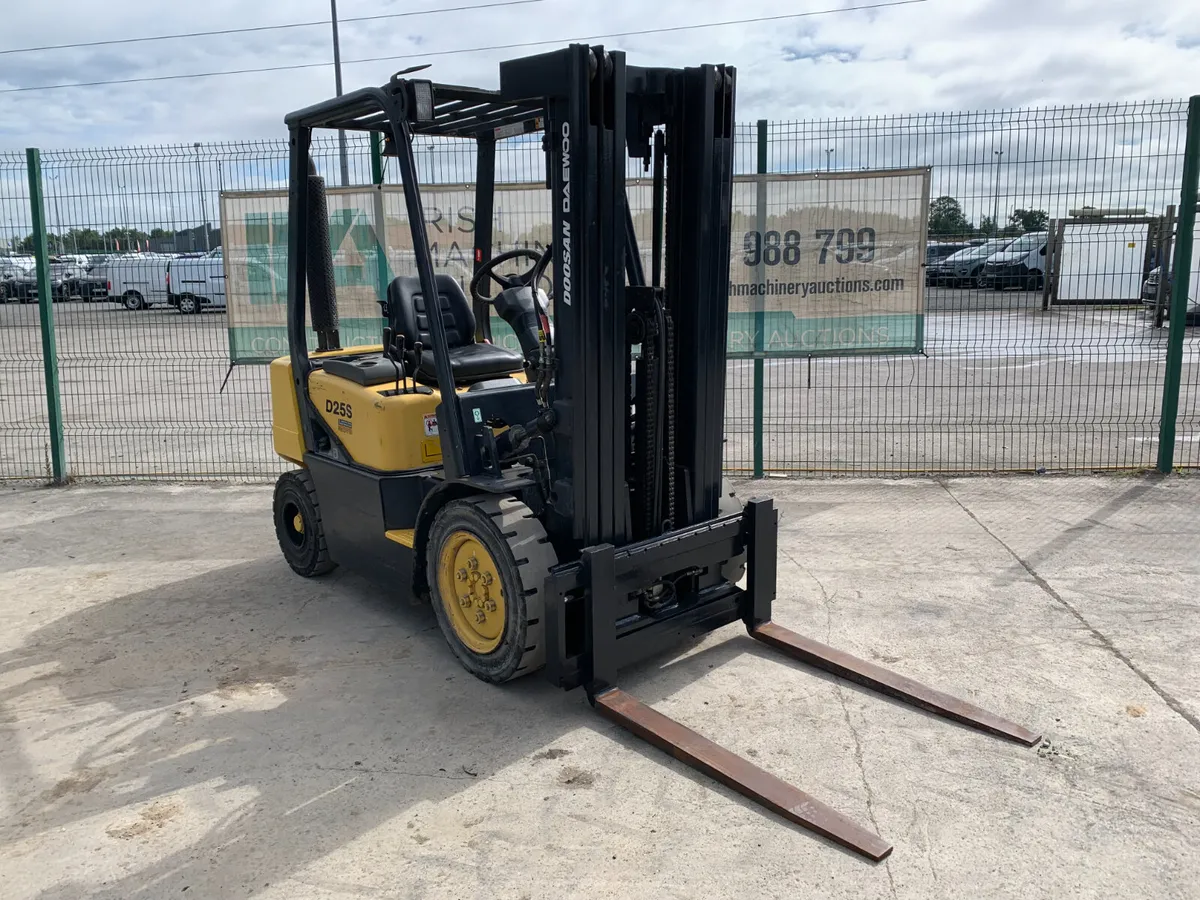 2006 DOOSAN D25S 2.5T DIESEL FORKLIFT FOR AUCTION - Image 4