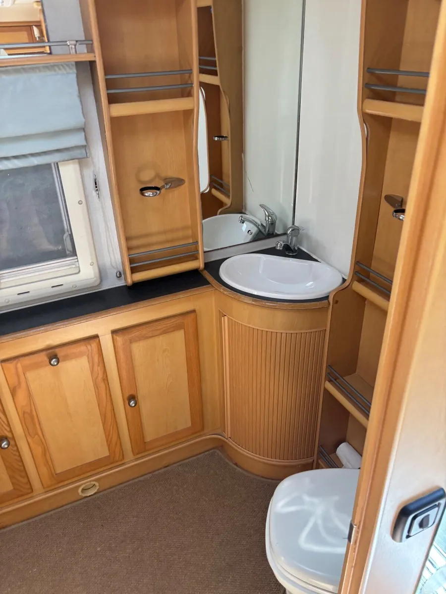 Caravan - Image 4