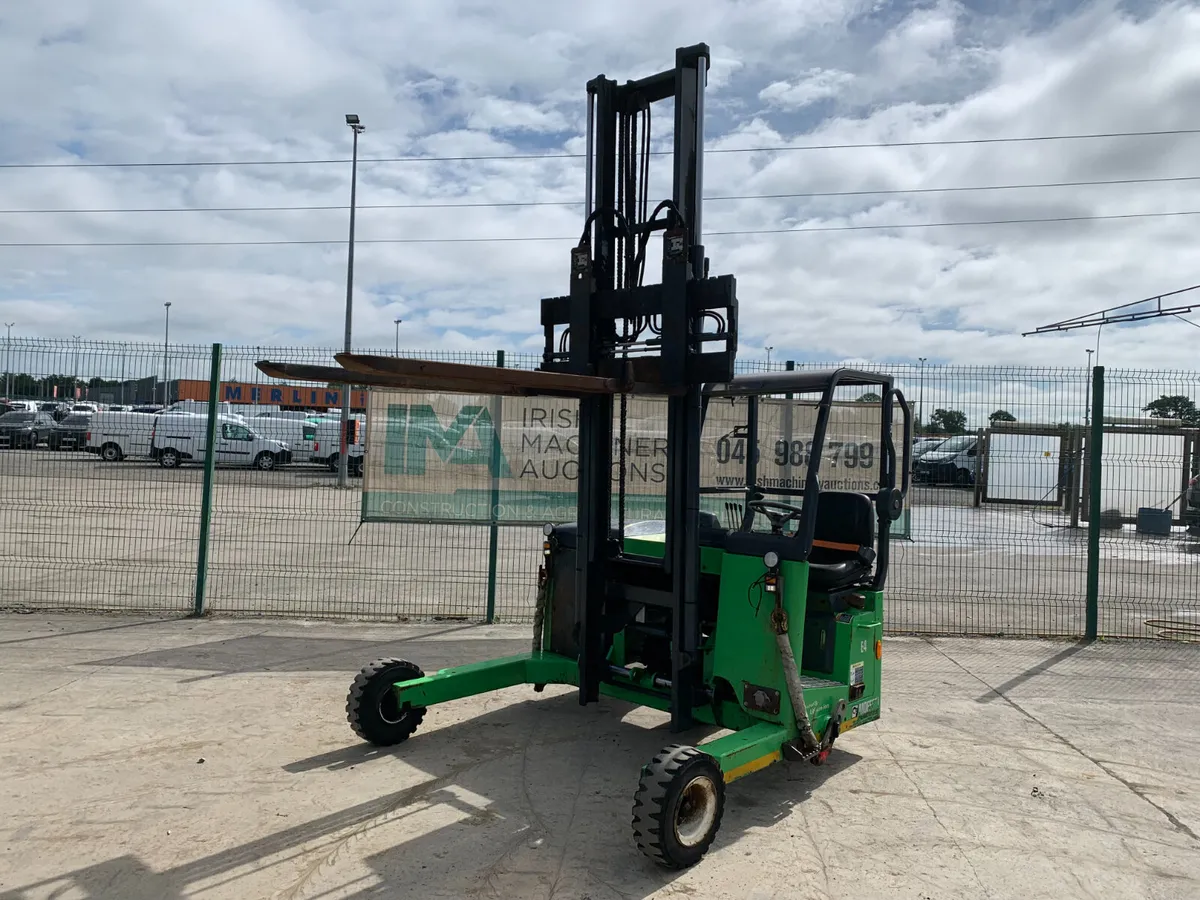 2016 MOFFETT E4 2T ELECTRIC FORKLIFT FOR AUCTION - Image 1