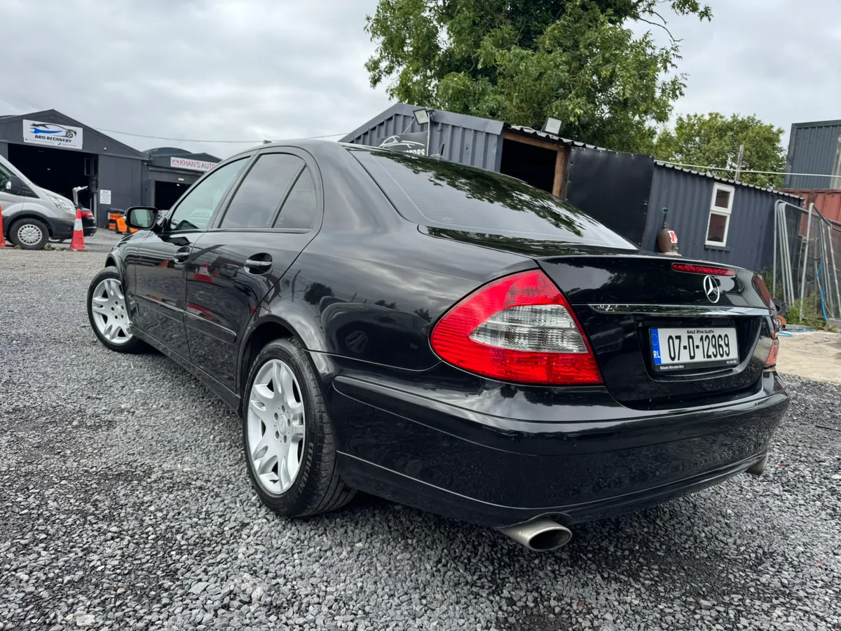 Mercedes E class Automatic - Image 4