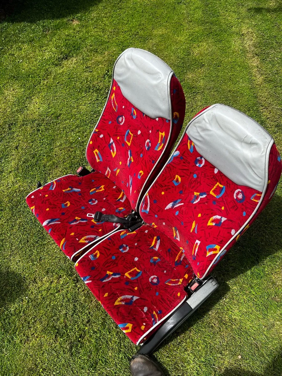26 bus seats - Image 1