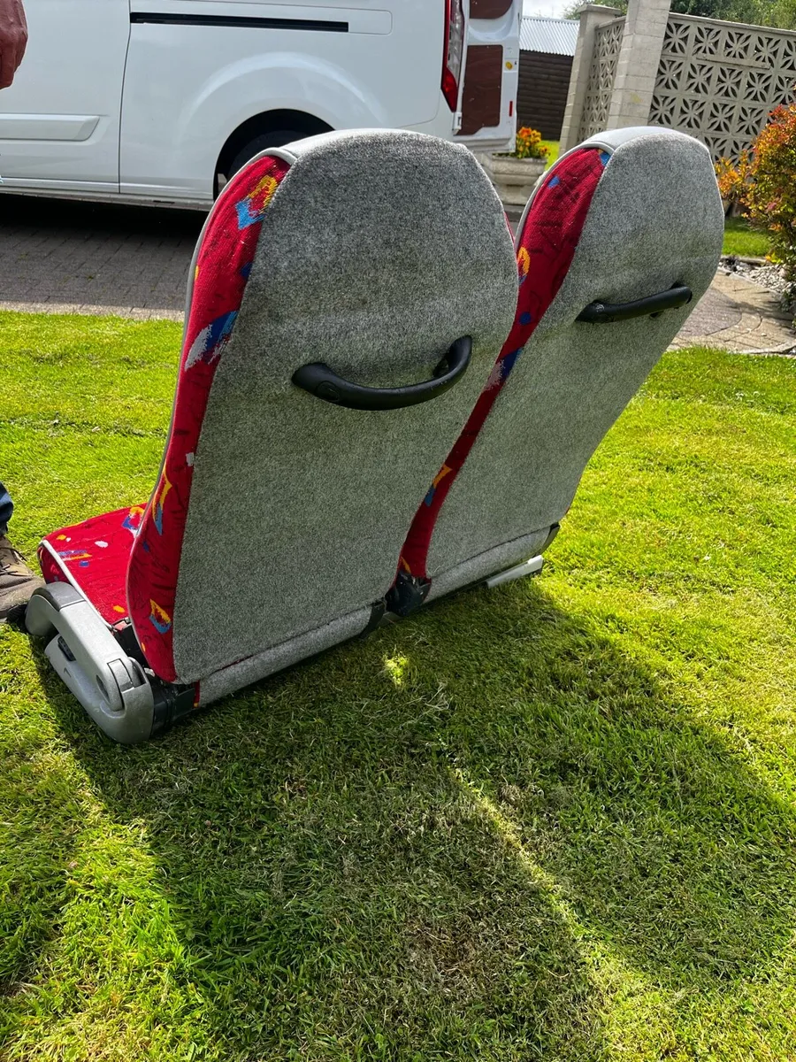 26 bus seats - Image 2