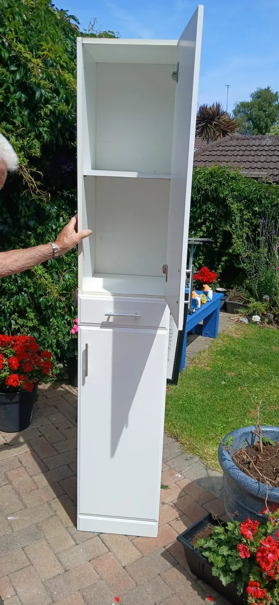 Bathroom cabinet - Image 1
