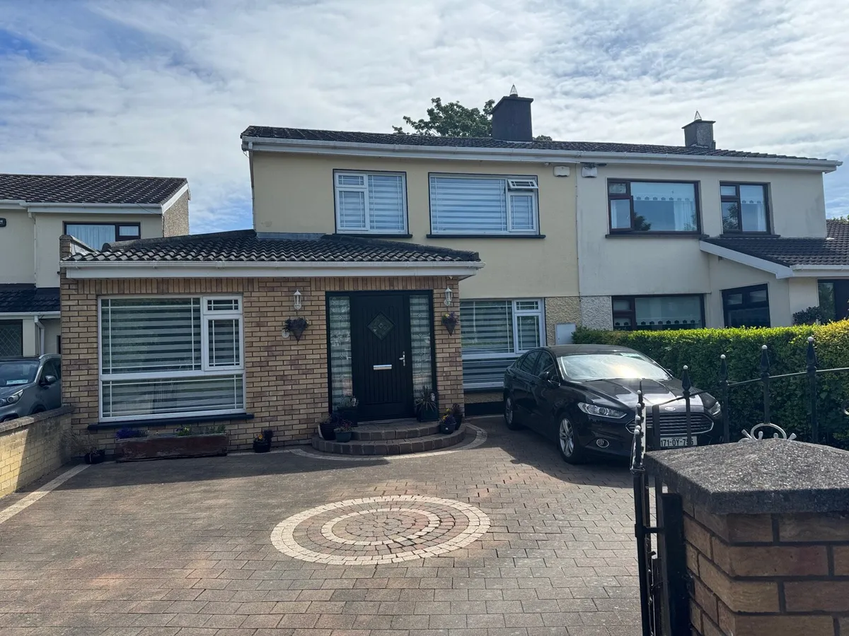 3 bedroom House for sale - Image 1